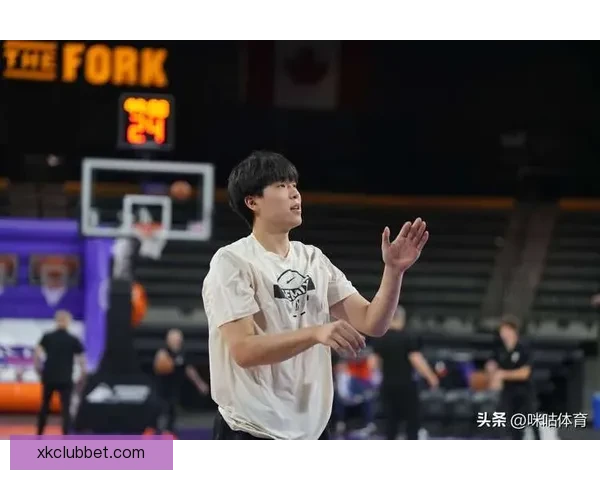 杨瀚森混音队巧妙运用英文数数干扰对手发球技巧赢得比赛